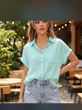 Lily Star Mint Short Sleeve Button Down Top